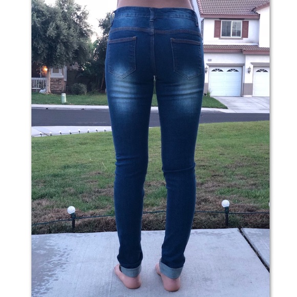 Dark was distressed jeans - Picture 3 of 3